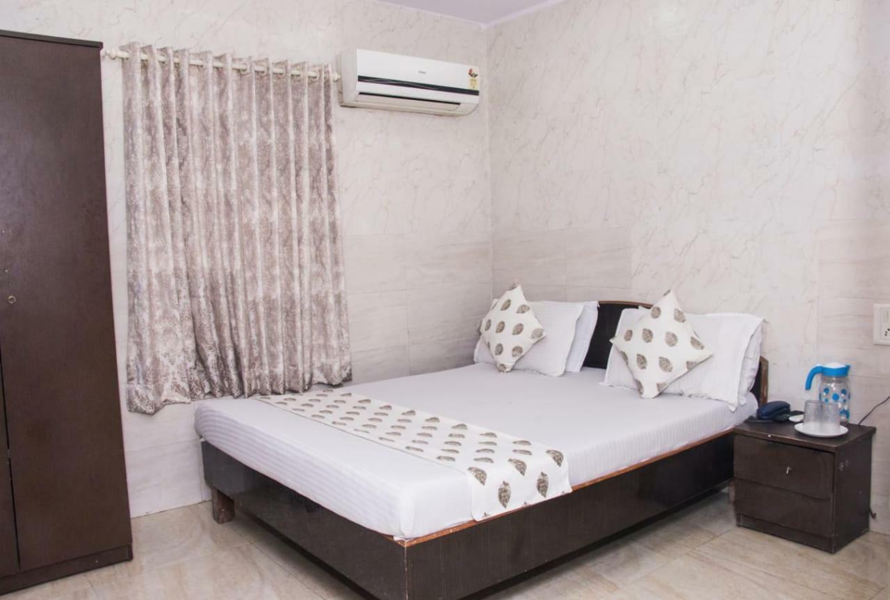 Hotel Star Suite Mumbai Exterior photo